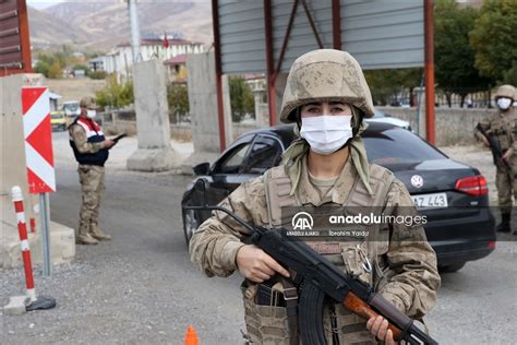 Diyarbakırda jandarma timleri güvenlik kontrolünde diyarbakirsoz.com